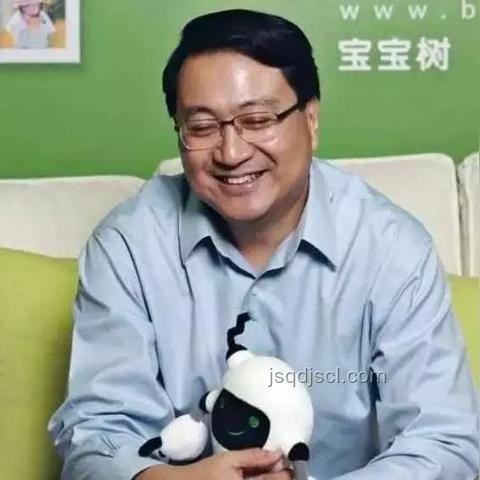 退伍军人全职爸爸：深夜出走后的创新育儿革命
