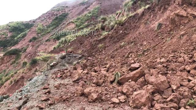 当地回应与山体开裂现象对比分析