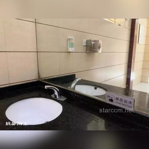 千万粉丝网红呼吁取消女厕马桶：卫生与便利的权衡