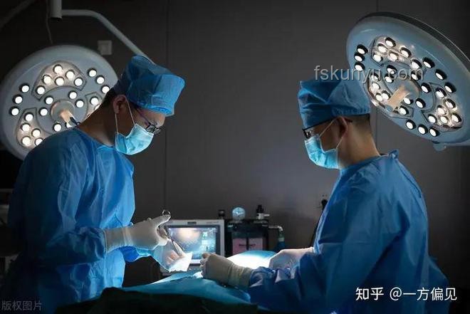 三级医院破产与欠薪事件深度对比分析