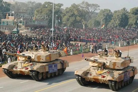 阅兵同日全美爆发“反对国王”抗议：深度剖析特朗普政府面临的挑战